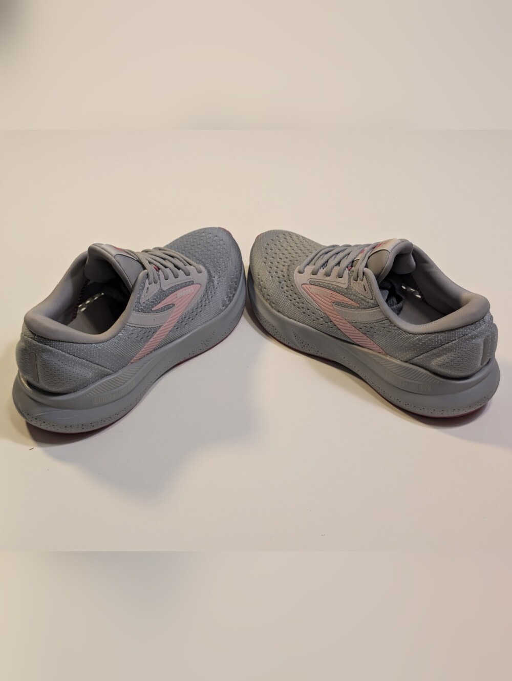 Brooks Adrenaline GTS 24 Gray Pink Running Shoes 9W - Picture 9 of 16